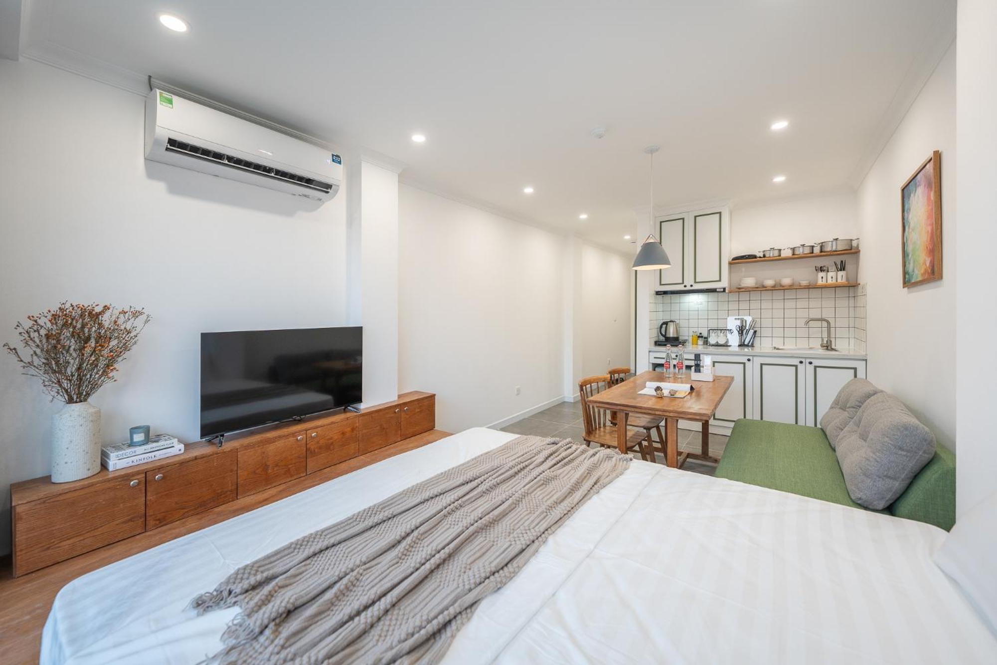 Location/Big Group/Private Villa With Pool And Kitchen Hanoi Bagian luar foto