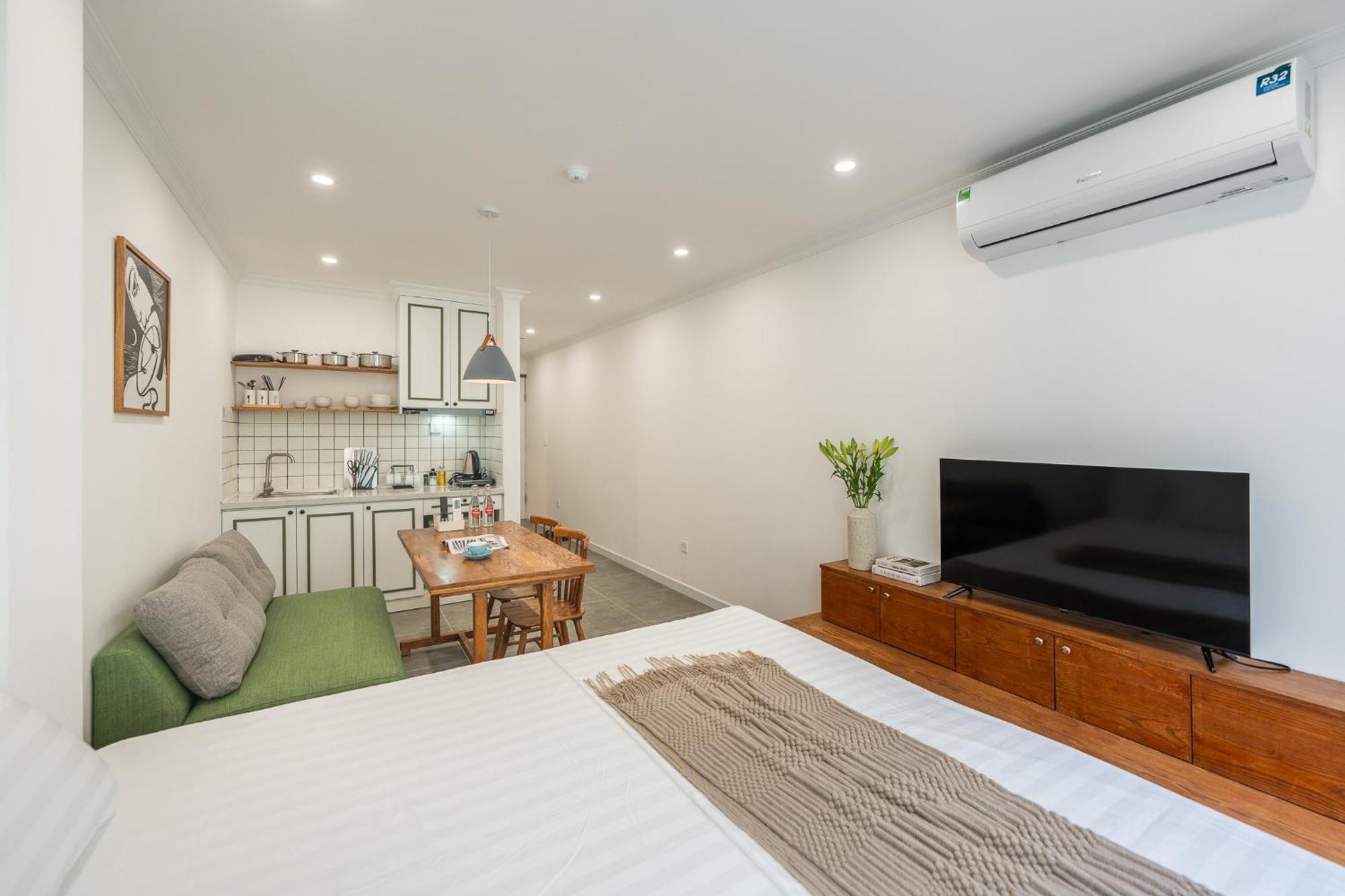 Location/Big Group/Private Villa With Pool And Kitchen Hanoi Bagian luar foto